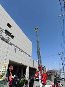 はしご車搭乗体験